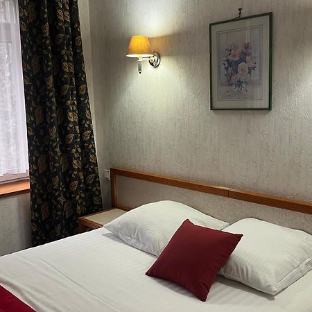 Hotel Val Saint Hilaire Givet Kültér fotó