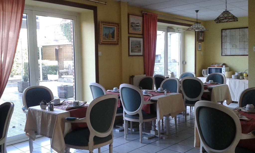 Hotel Val Saint Hilaire Givet Kültér fotó