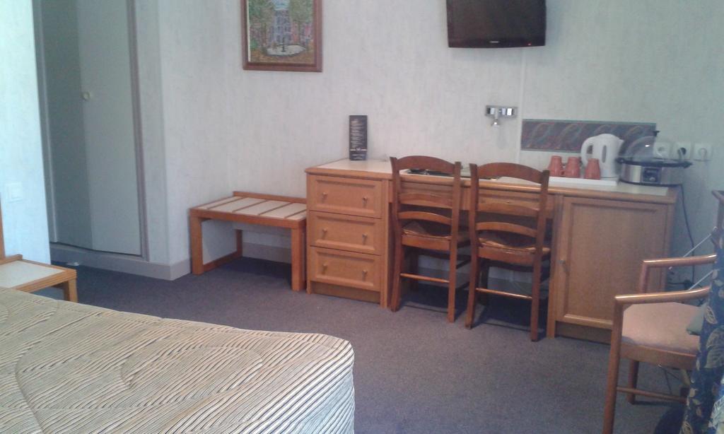 Hotel Val Saint Hilaire Givet Kültér fotó