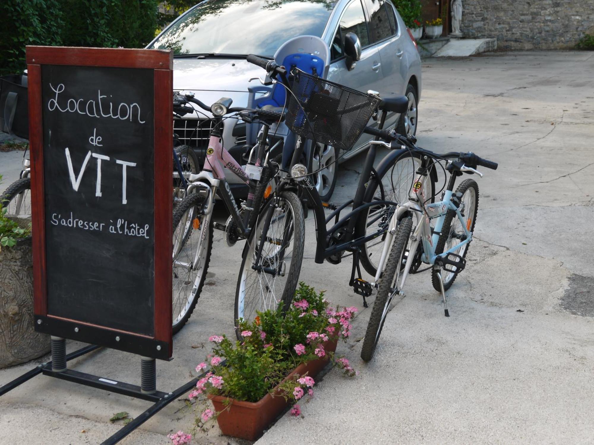 Hotel Val Saint Hilaire Givet Kültér fotó