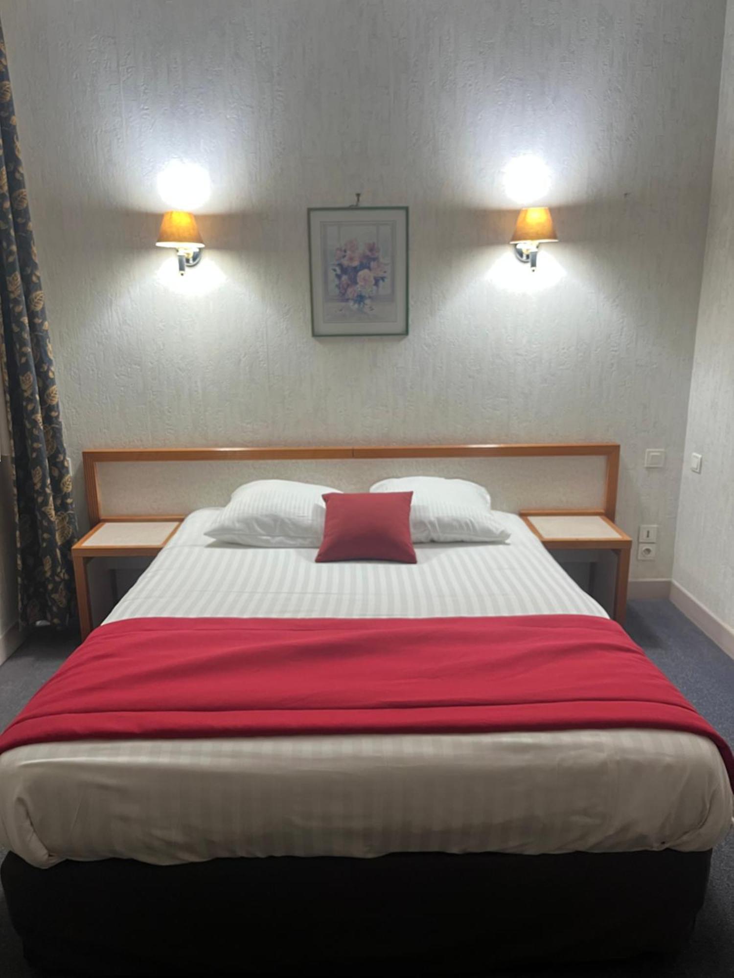 Hotel Val Saint Hilaire Givet Kültér fotó