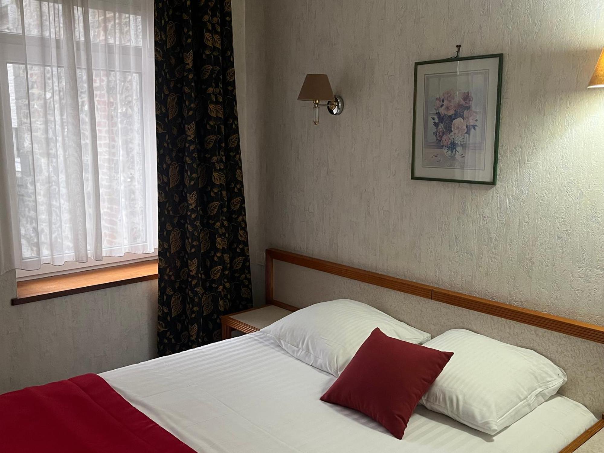 Hotel Val Saint Hilaire Givet Kültér fotó