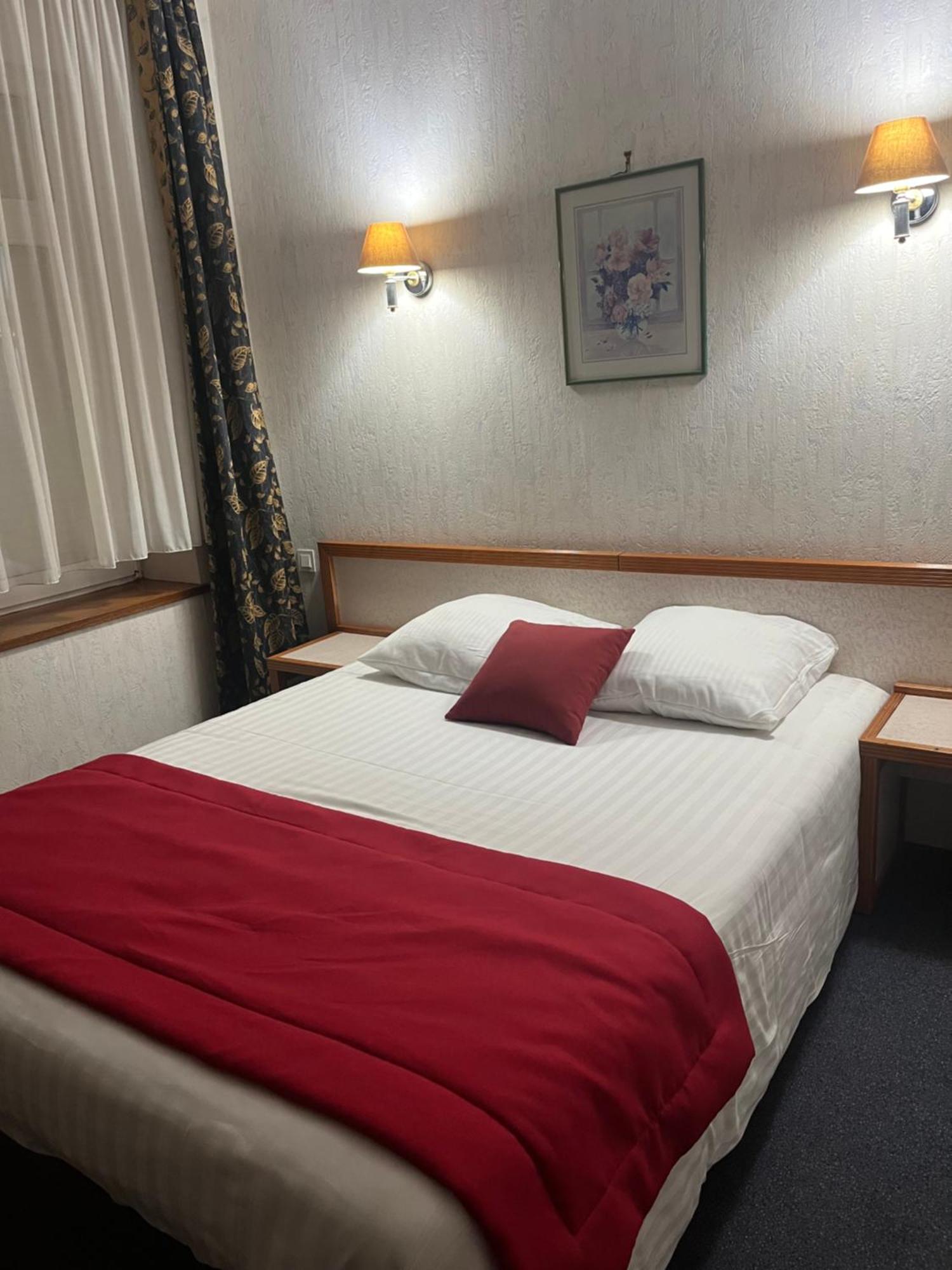 Hotel Val Saint Hilaire Givet Kültér fotó