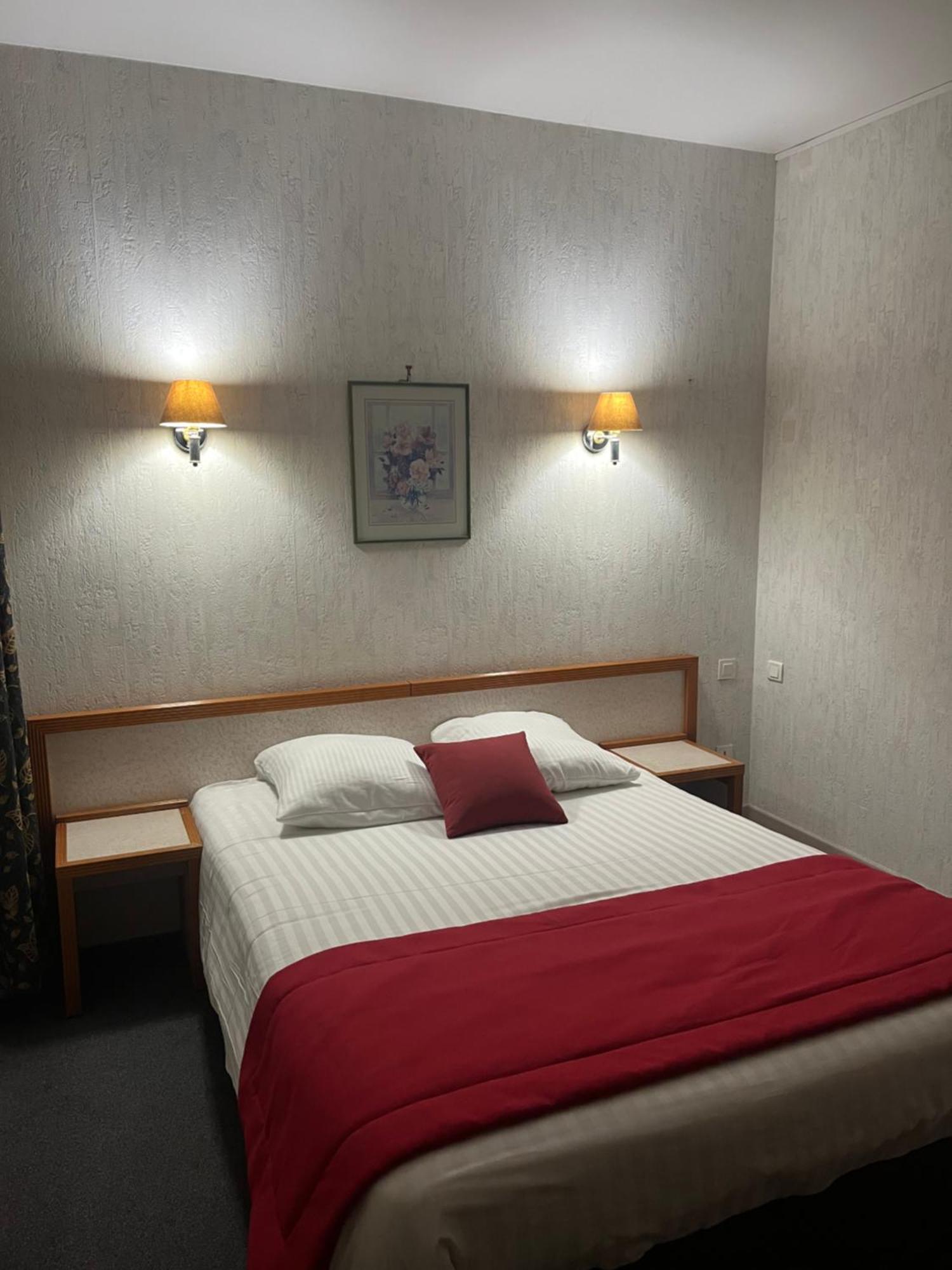 Hotel Val Saint Hilaire Givet Kültér fotó